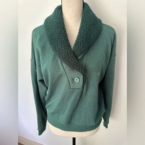 American Eagle Green Solid Print Fluffy Neck Sweater Sweatshirt Pullover  S NWOT